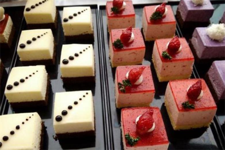 优朵拉烘焙蛋糕店